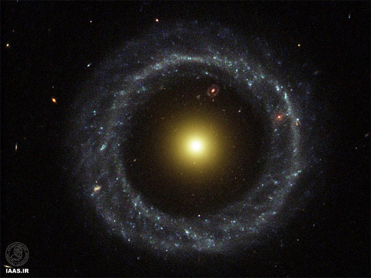 جرم هوگ » کهکشان حلقوی عجیب