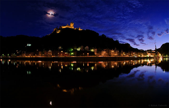 تاج ماه بر فراز قلعه کوچم