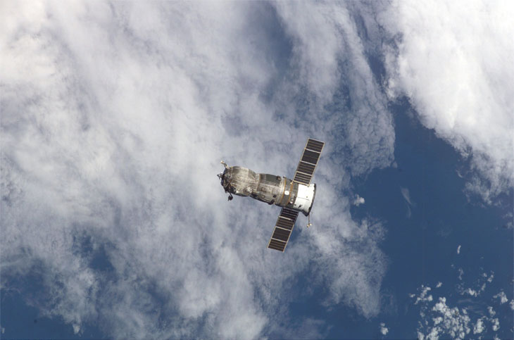 جدا شدن فضاپیمای باری پروگرس از ایستگاه فضایی
