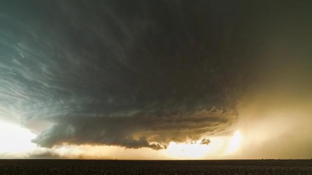 فیلم » سلول ابری عظیم گردبادی بر فراز تکزاس
