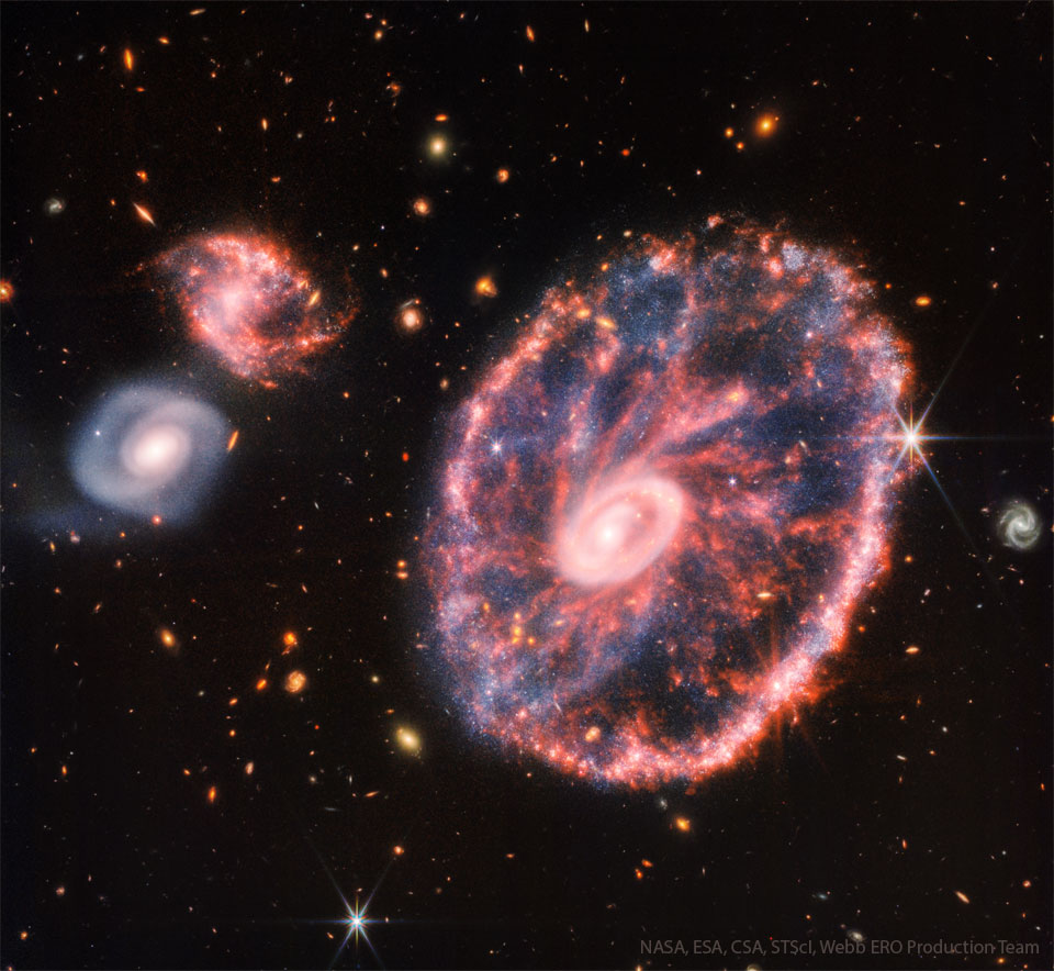 کهکشان چرخ چرخ از نگاه تلسکوپ وب