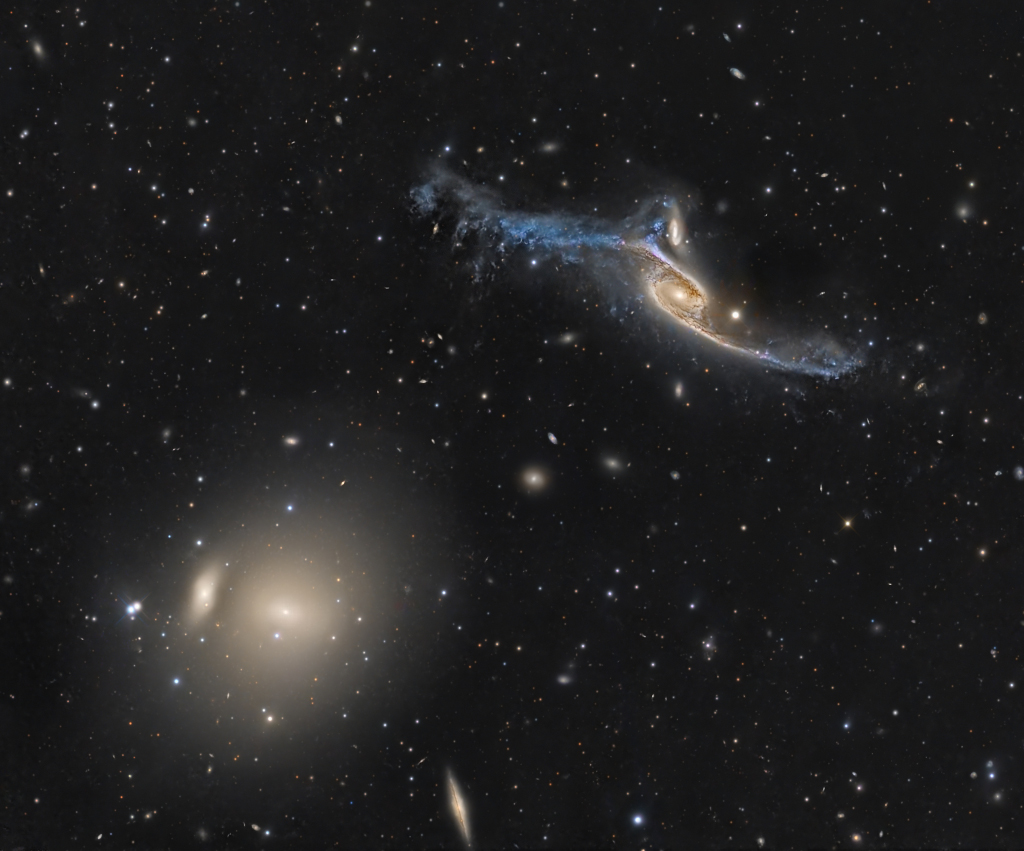 کهکشان های غول پیکر در پاوو