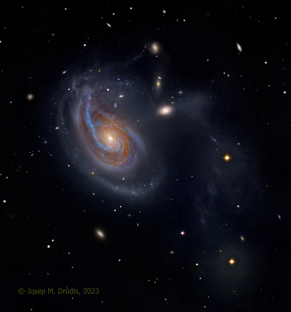Arp 78: کهکشان عجیب و غریب در قوچ