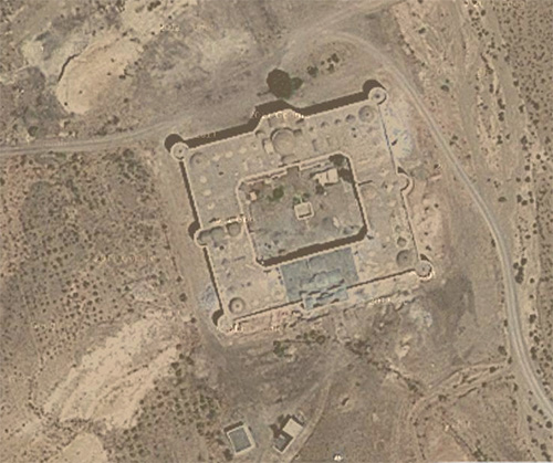 تصویر هوایی کاروانسرای قصر بهرام