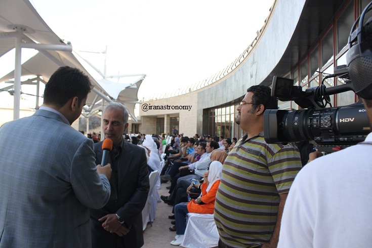 گفتگوهای رسانه ای آقای شیرازی با یکی از شبکه های برون مرزی صدا و سیما در حاشیه اولین همایش رویت هلال - برج میلاد تهران