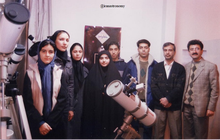 عکس یادگاری گروهی دیگر از دانش آموختگان انجمن با آقای شیرازی مدرس دوره